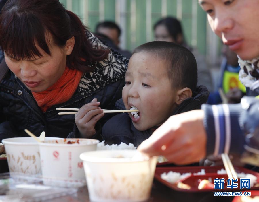 (关注春运)(4)回家的节奏:摩托返乡者的14小时回家路 (关注春运)(4)回家的节奏:摩托返乡者的14小时回家路