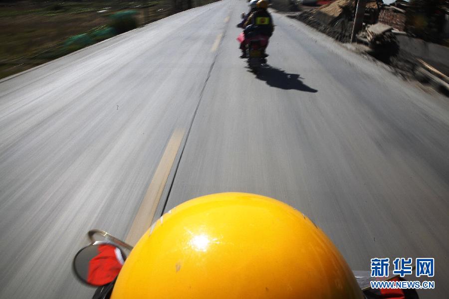 (关注春运)(9)回家的节奏:摩托返乡者的14小时回家路 (关注春运)(9)回家的节奏:摩托返乡者的14小时回家路