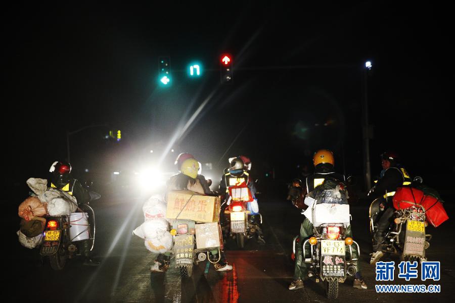 (关注春运)(14)回家的节奏:摩托返乡者的14小时回家路 (关注春运)(14)回家的节奏:摩托返乡者的14小时回家路